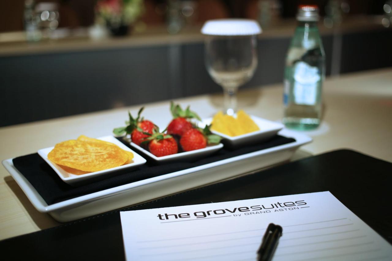 The Grove Suites By Grand Aston Jacarta Exterior foto