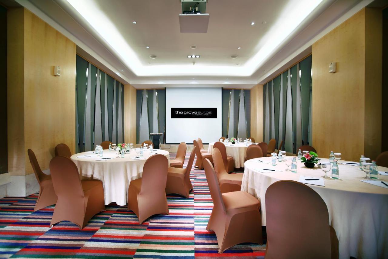 The Grove Suites By Grand Aston Jacarta Exterior foto