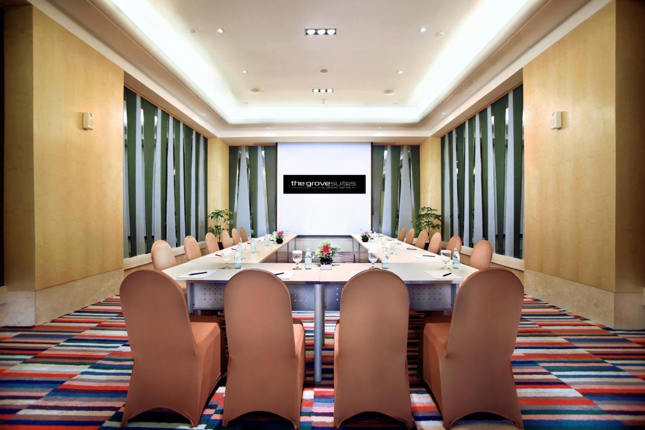 The Grove Suites By Grand Aston Jacarta Exterior foto