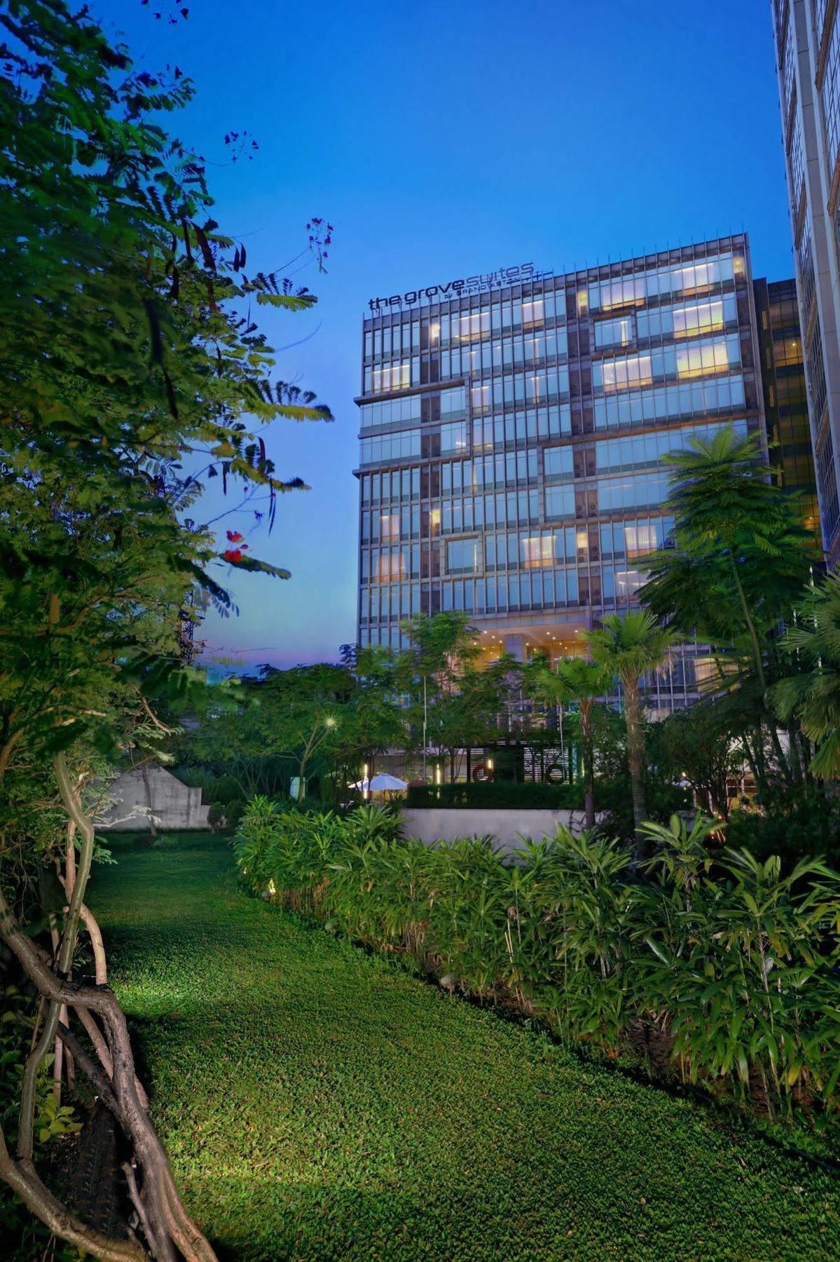 The Grove Suites By Grand Aston Jacarta Exterior foto