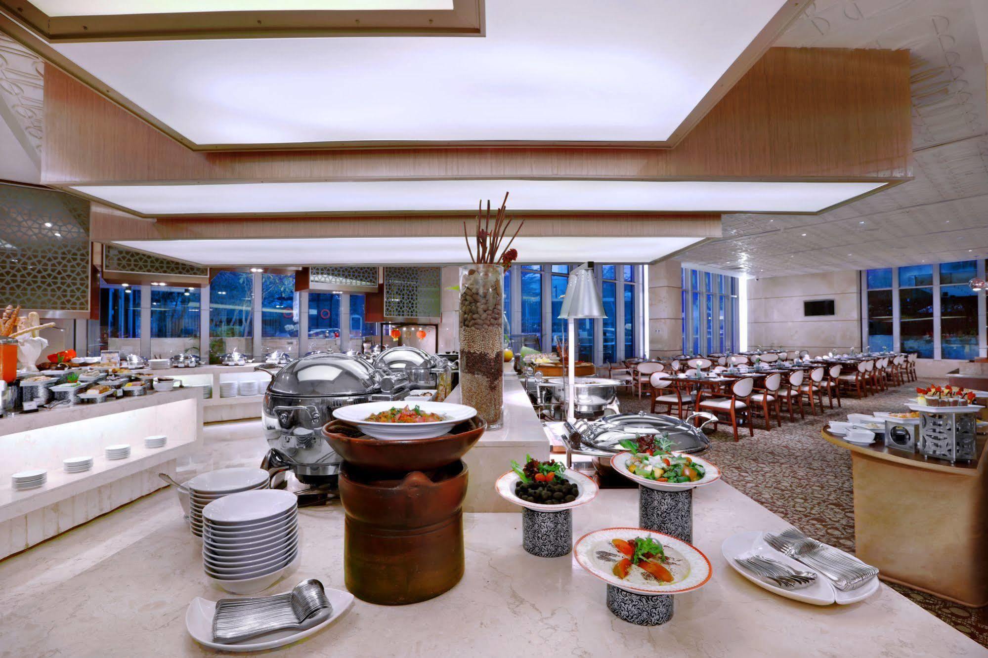The Grove Suites By Grand Aston Jacarta Exterior foto